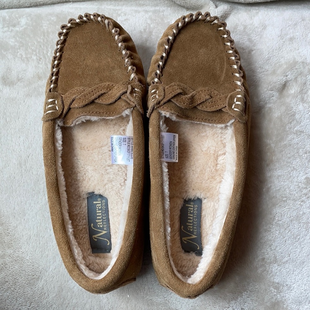 Natural Reflections size 7 slippers